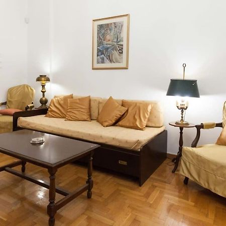 Charming Vintage 2Br Apartment With Balcony In Koukaki Athén Kültér fotó
