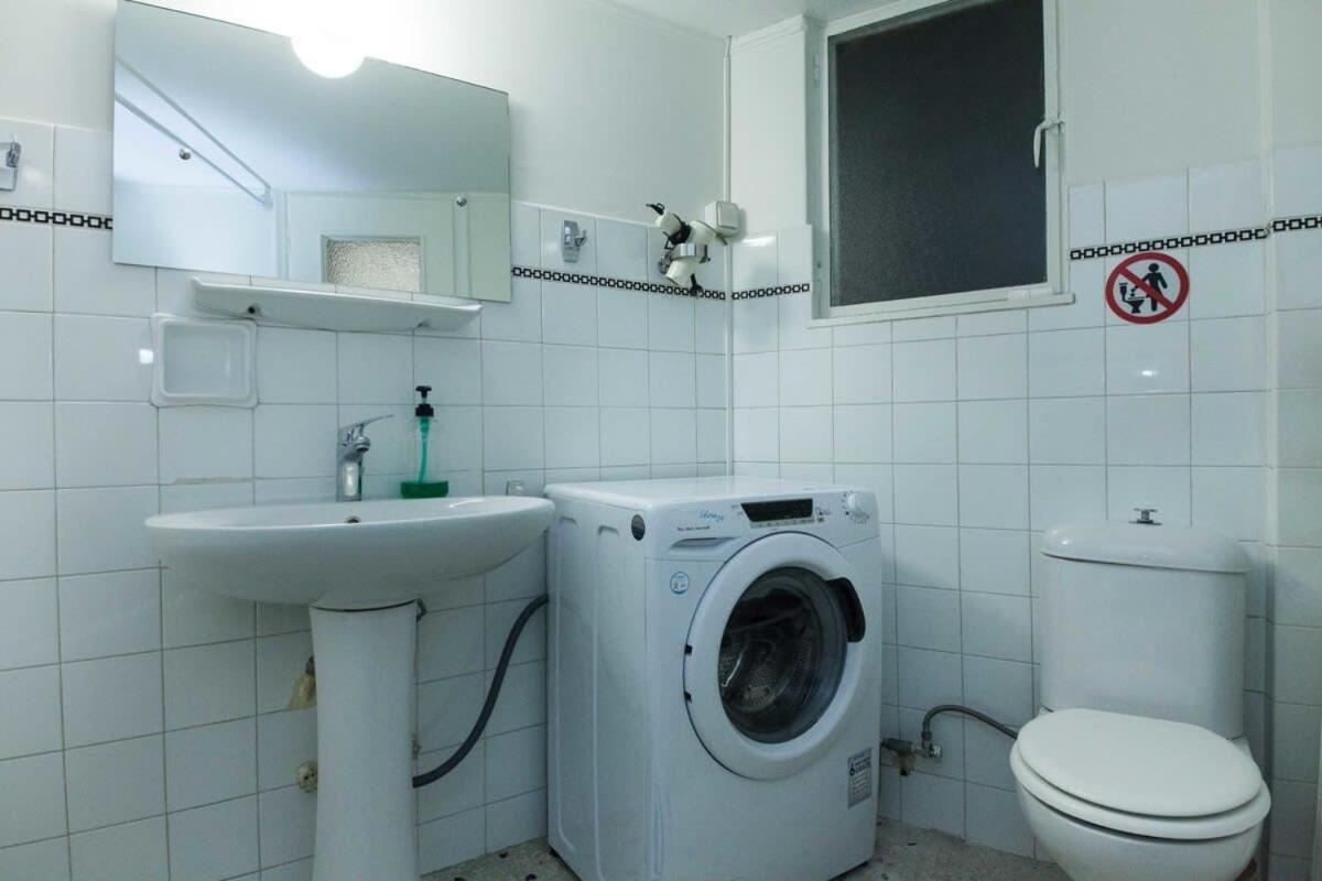 Charming Vintage 2Br Apartment With Balcony In Koukaki Athén Kültér fotó