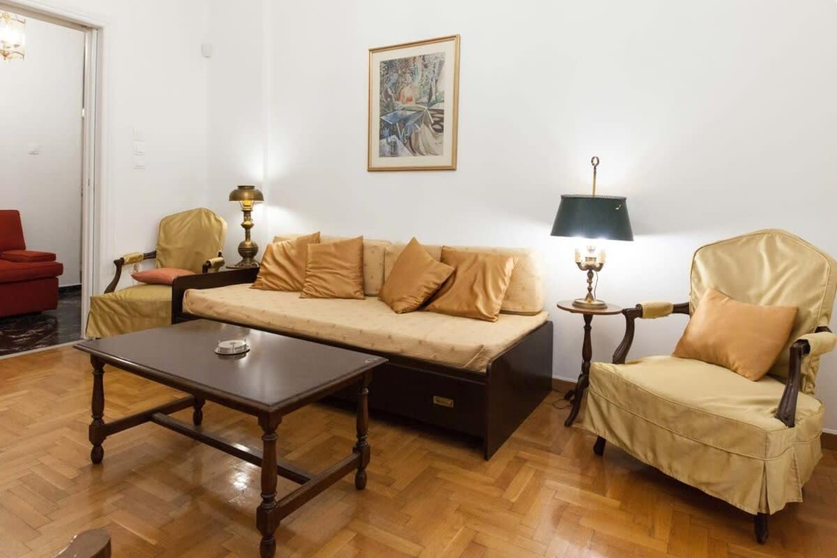 Charming Vintage 2Br Apartment With Balcony In Koukaki Athén Kültér fotó