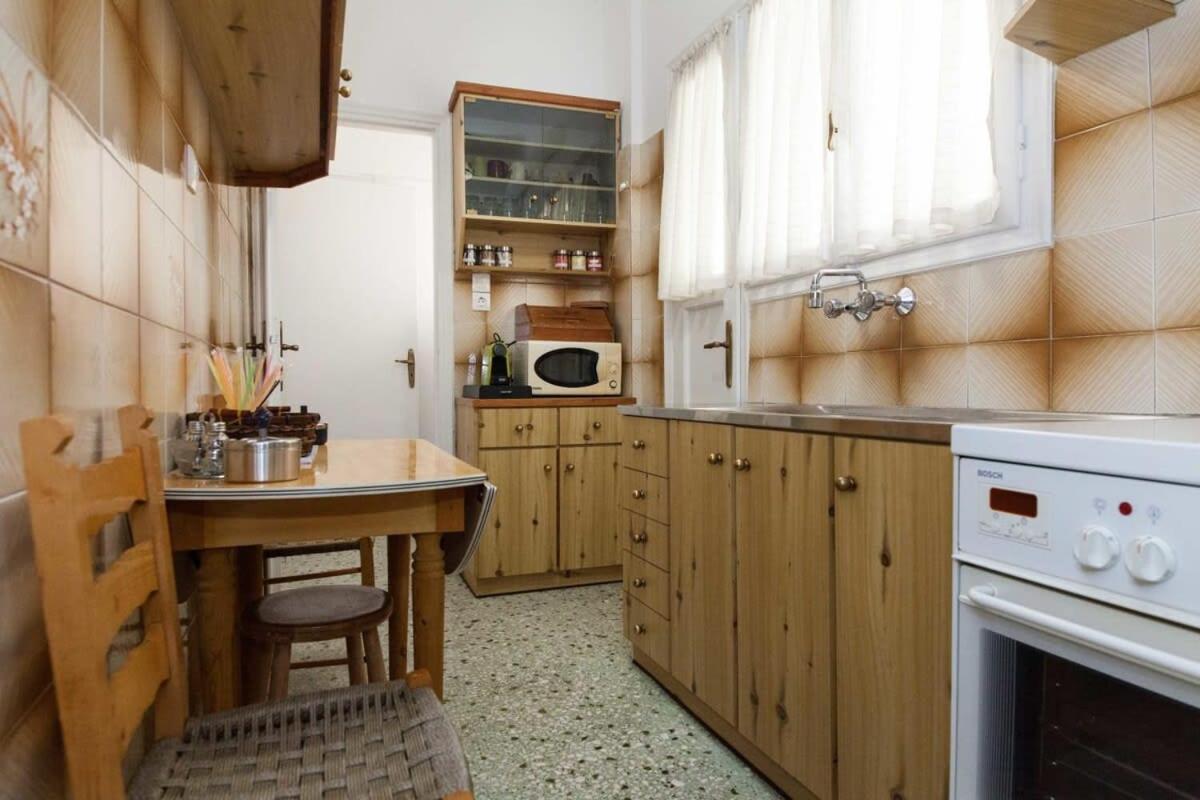 Charming Vintage 2Br Apartment With Balcony In Koukaki Athén Kültér fotó