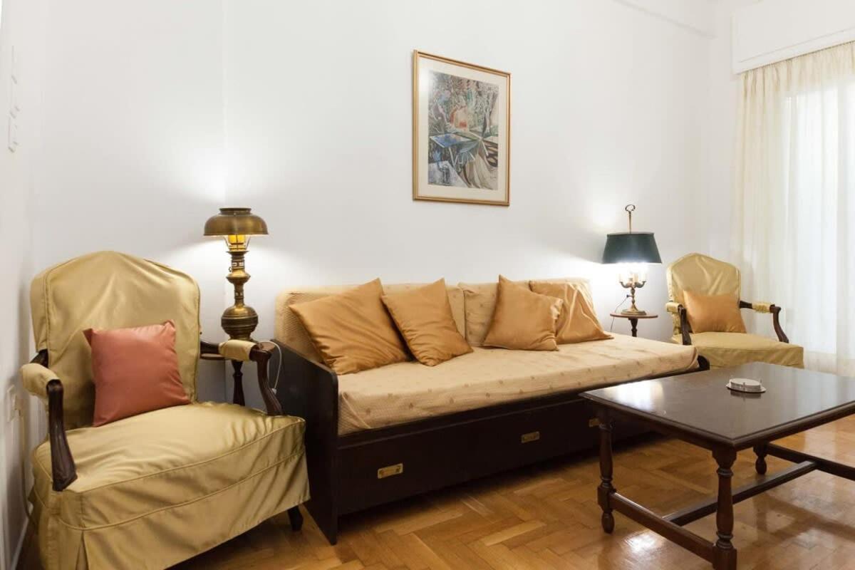 Charming Vintage 2Br Apartment With Balcony In Koukaki Athén Kültér fotó