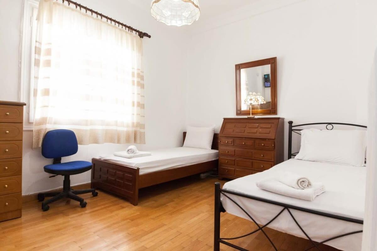 Charming Vintage 2Br Apartment With Balcony In Koukaki Athén Kültér fotó